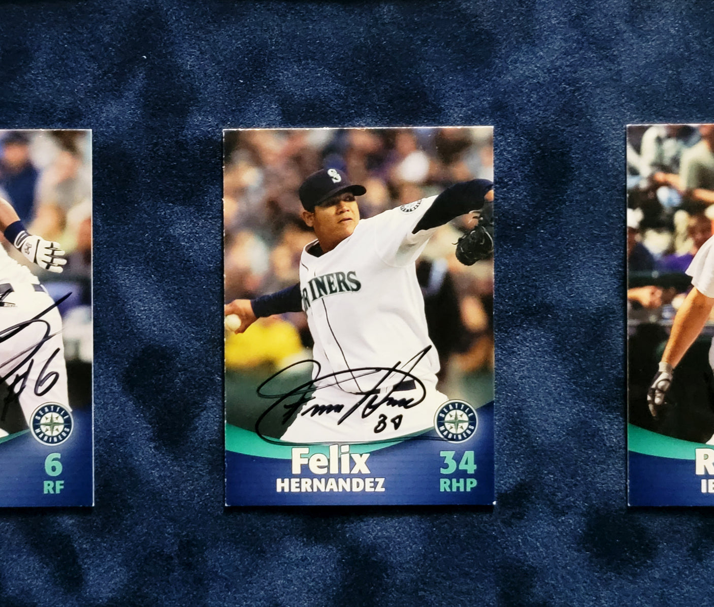 2007 Seattle Mariners Team Autographed 23x36 Framed Card Collage With 26 Signatures Including Ichiro Suzuki & Felix Hernandez SKU #207208