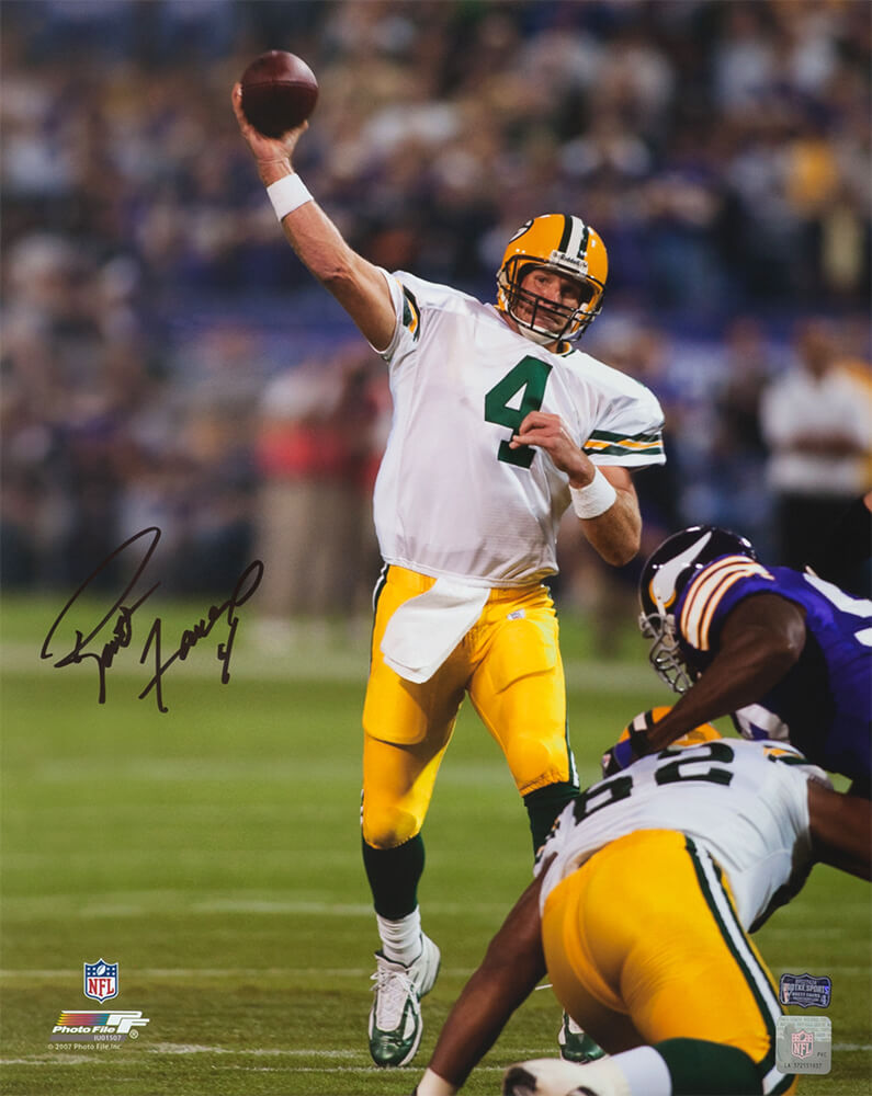 Brett Favre Signed Green Bay Packers Passing vs Minnesota Vikings 16x20 Photo - (Favre Holo)