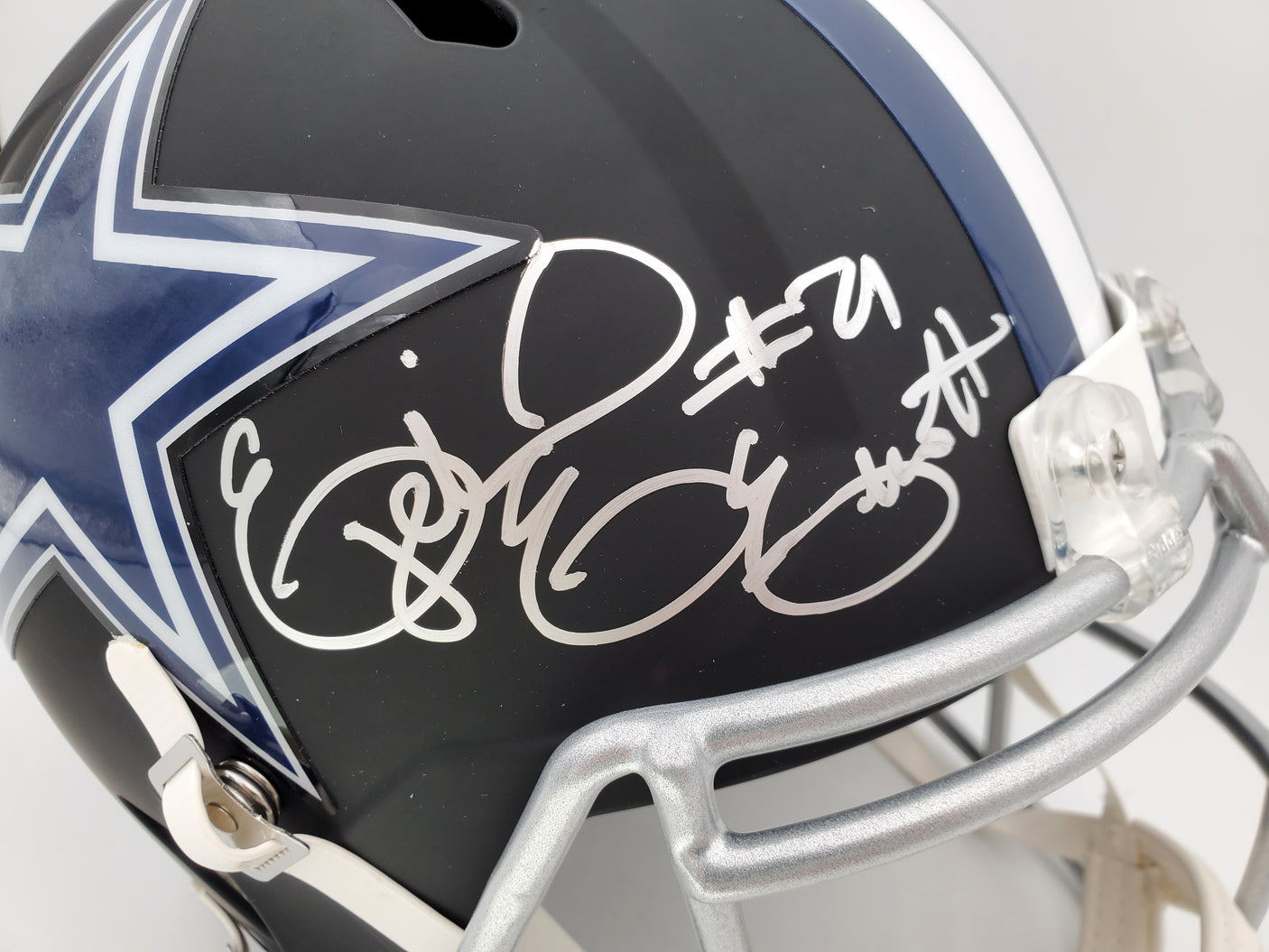 Ezekiel Elliott Autographed Dallas Cowboys Matte Black Full Size Speed Replica Helmet Beckett BAS Stock #146377