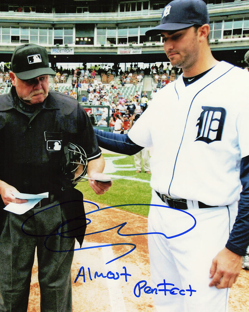 Armando Galarraga Signed Tigers With Umpire Pat On Back 8x10 Photo w/Almost Perfect
