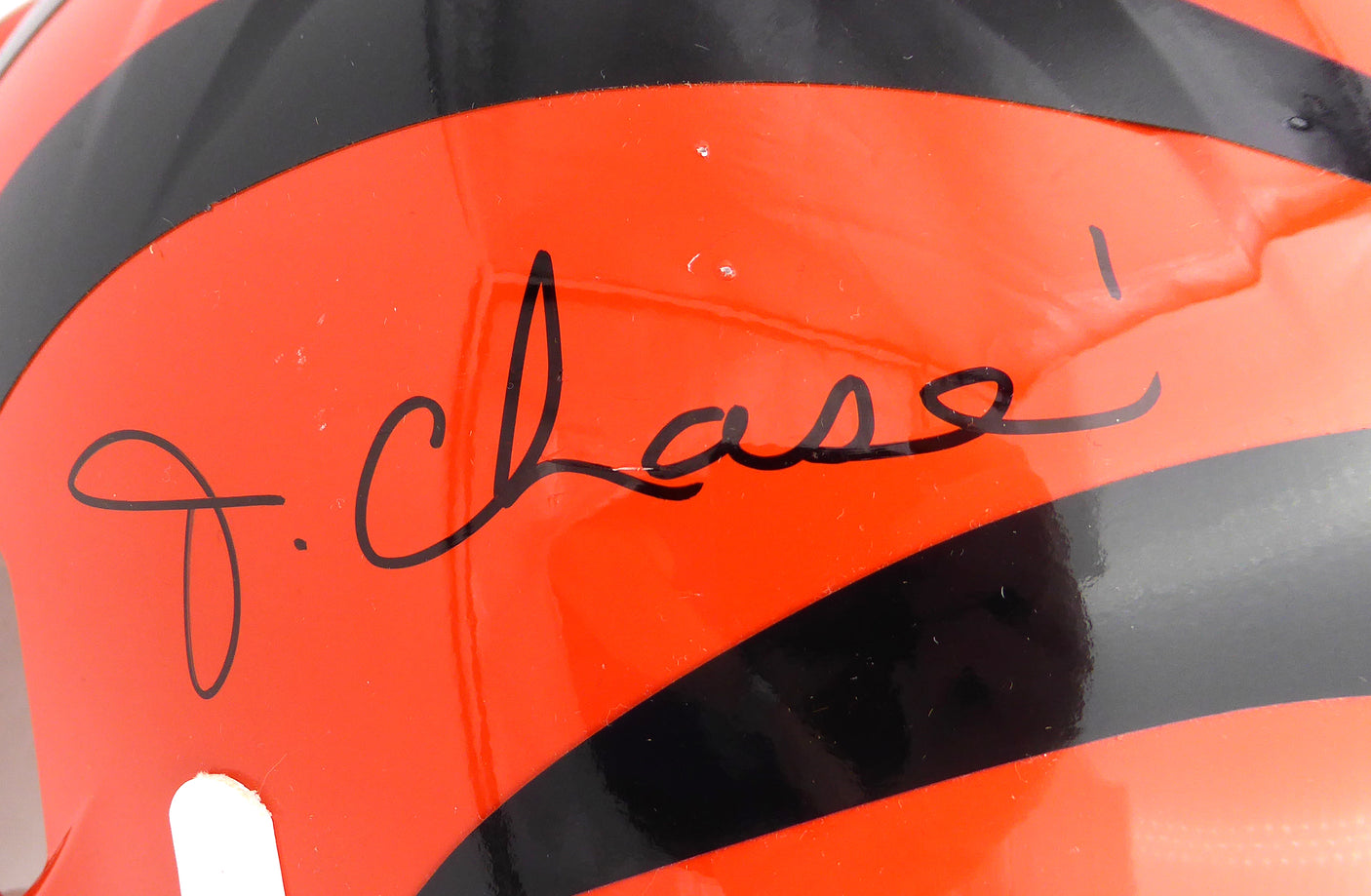 Ja'Marr Chase Autographed Cincinnati Bengals Full Size Authentic Helmet Beckett BAS Witness #3W056085