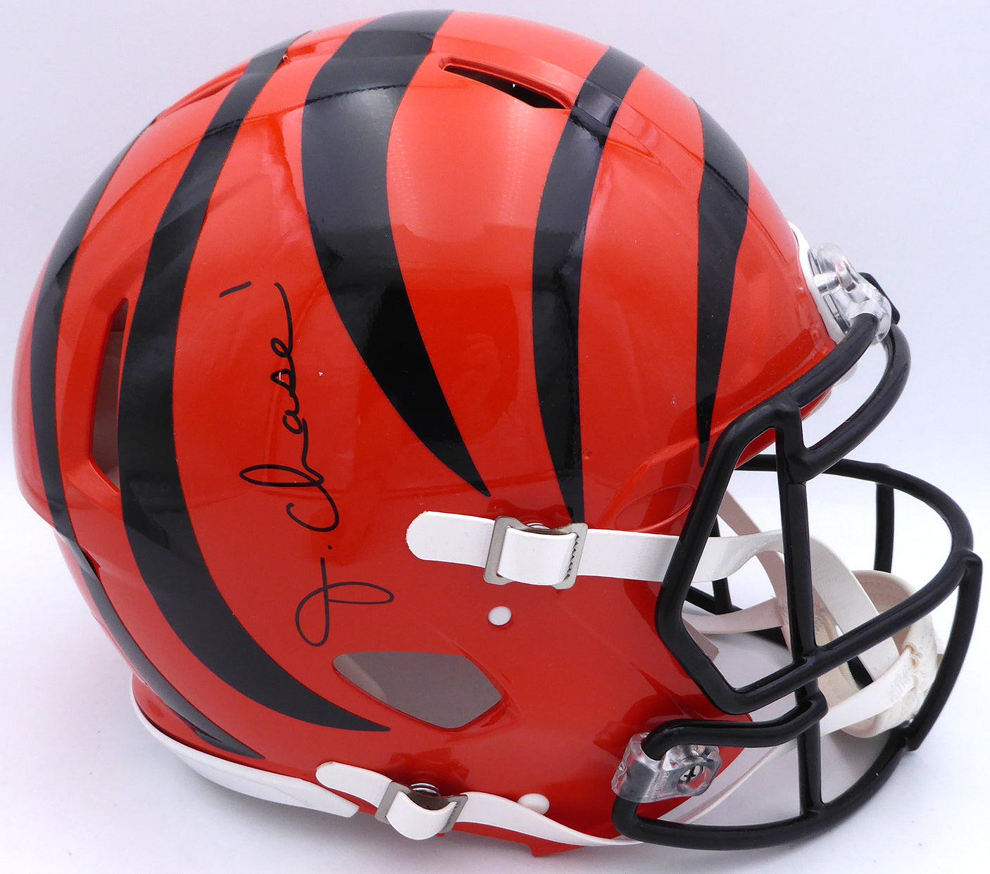 Ja'Marr Chase Autographed Cincinnati Bengals Full Size Authentic Helmet Beckett BAS Witness #3W056093