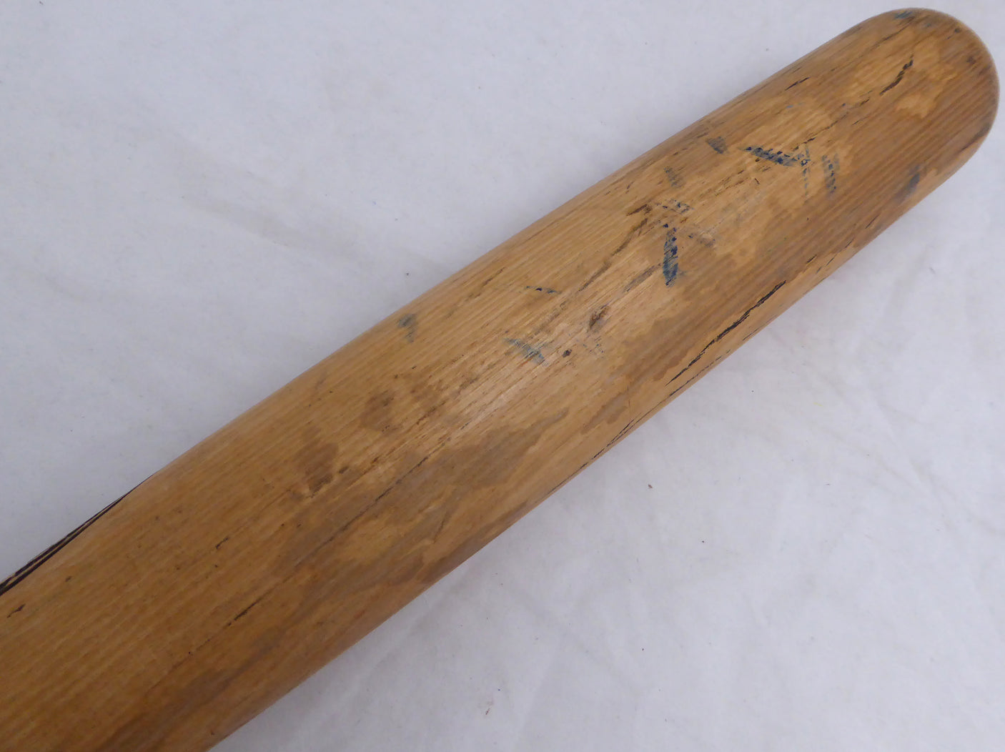 Phil Bradley Unsigned Seattle Mariners Blonde Louisville Slugger T141 Game Used Bat Cracked SKU #214061