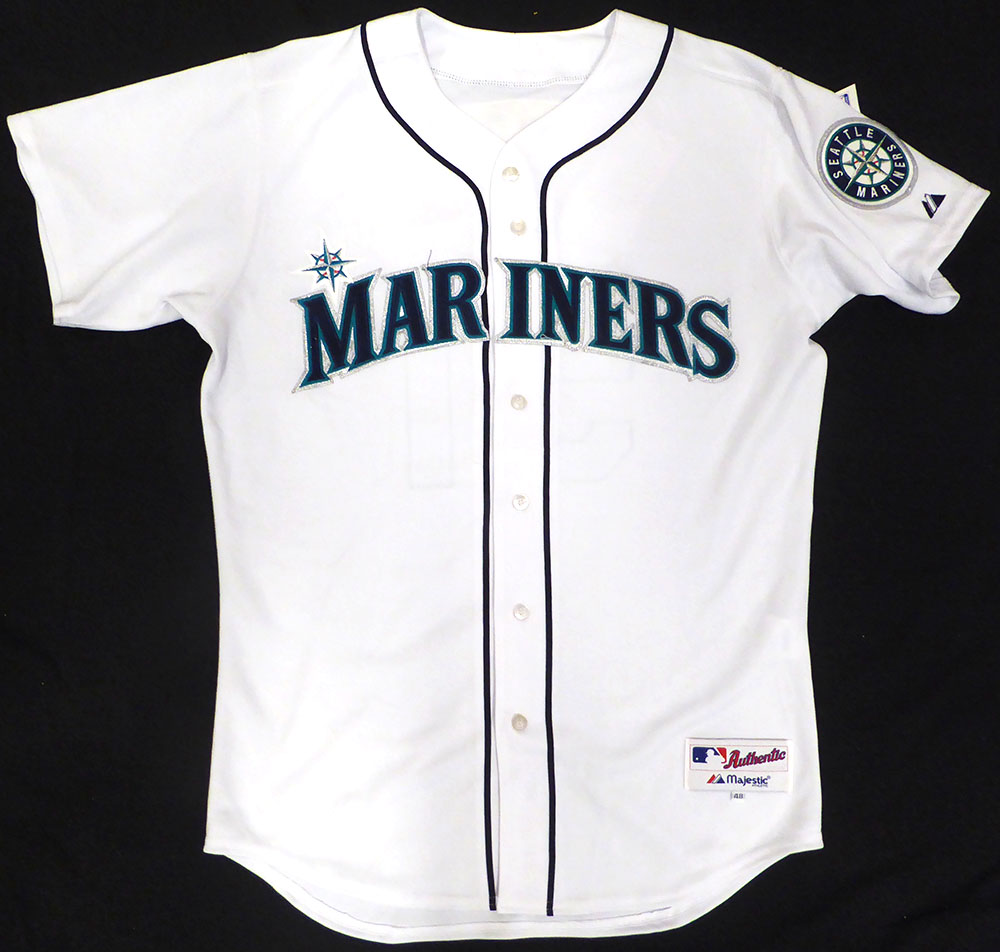 Seattle Mariners Ichiro Suzuki Autographed White Authentic Majestic Jersey MLB Holo #MT00062011