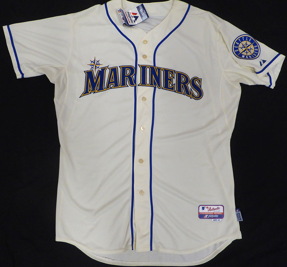 Seattle Mariners Nelson Cruz Autographed Cream Authentic Majestic Jersey MLB Holo #HZ726832