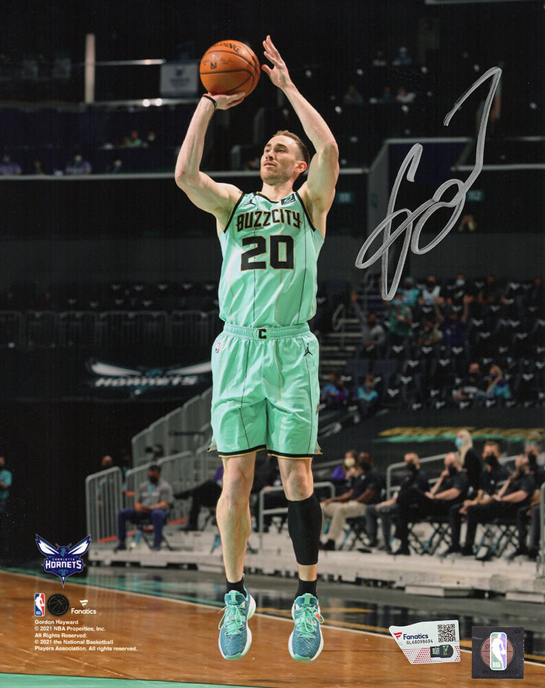 Gordon Hayward Signed Charlotte Hornets Shooting Teal Jersey Action 8x10 Photo - (Fanatics)