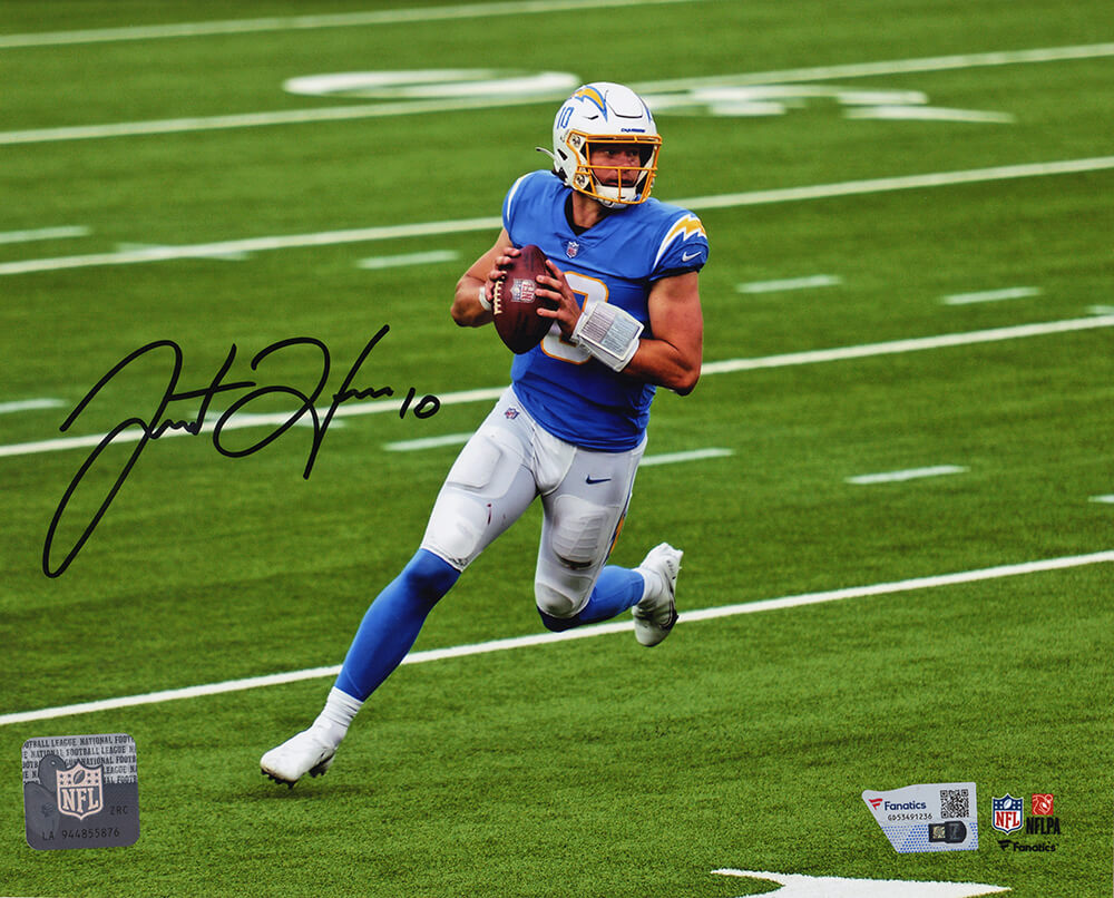 Justin Herbert Signed Los Angeles Chargers Looking To Pass 8x10 Photo - (Fanatics)
