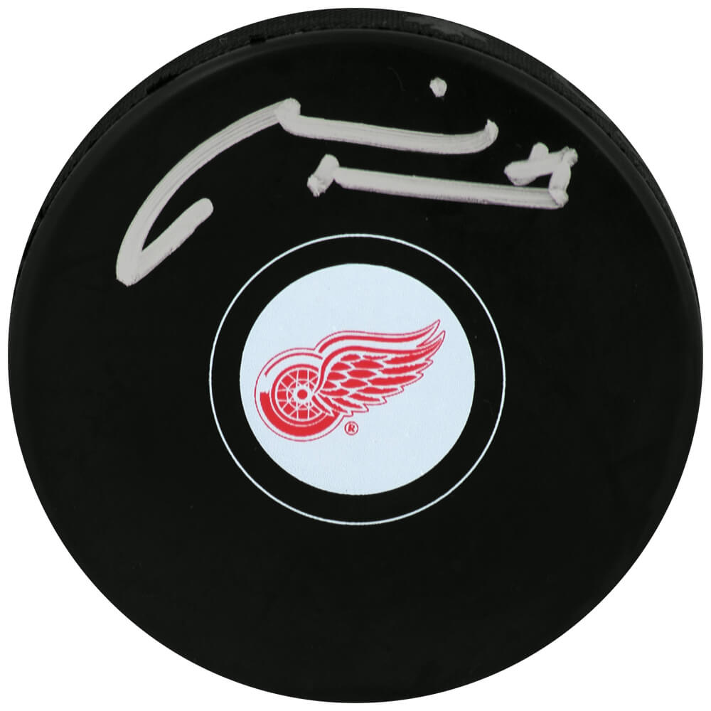 Marian Hossa Signed Detroit Red Wings Logo Hockey Puck