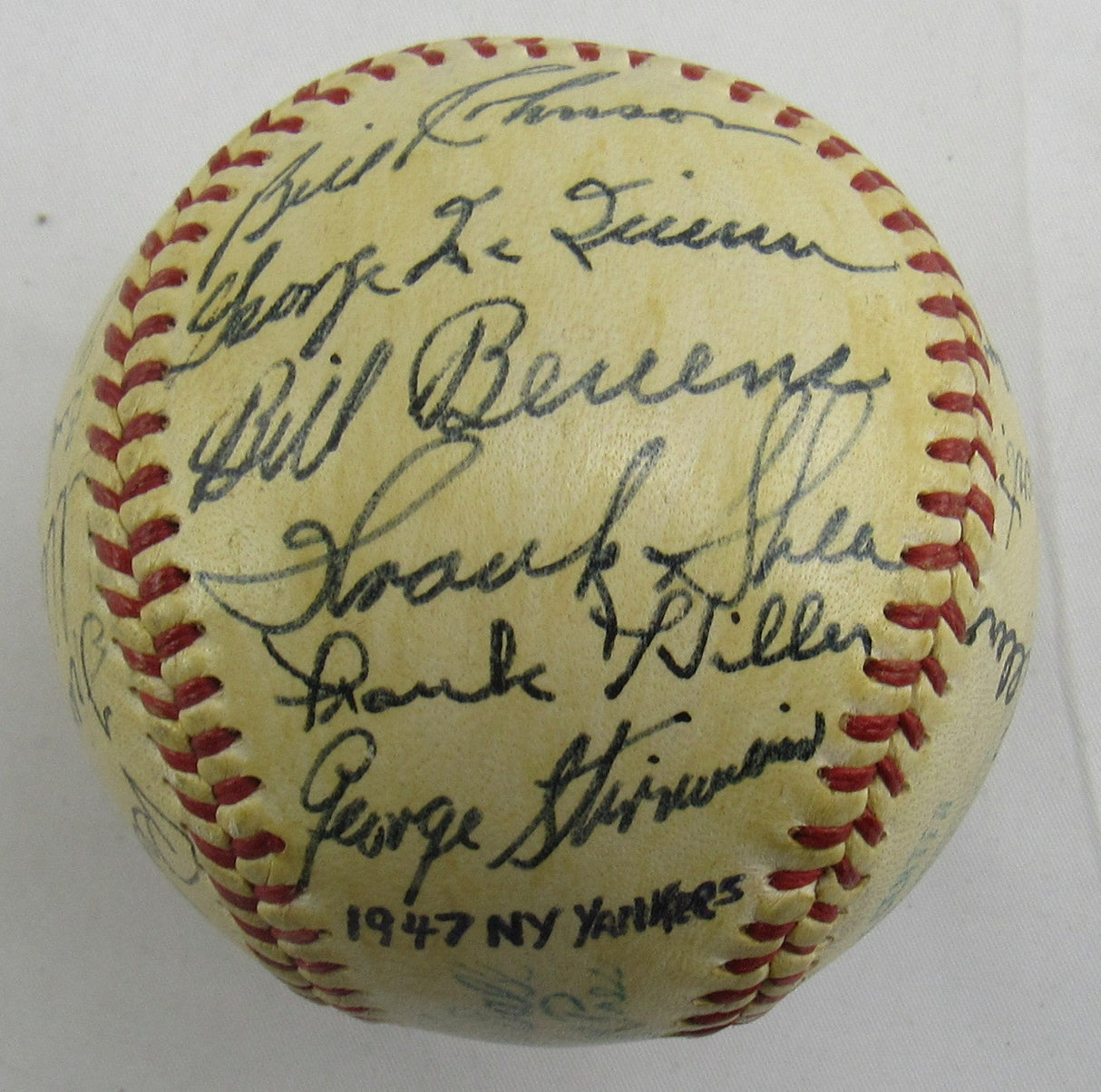 Joe DiMaggio, Yogi Berra, Phil Rizzuto +23 1948 Yankees Team Signed Auto Rawlings Baseball JSA LOA ZZ82757
