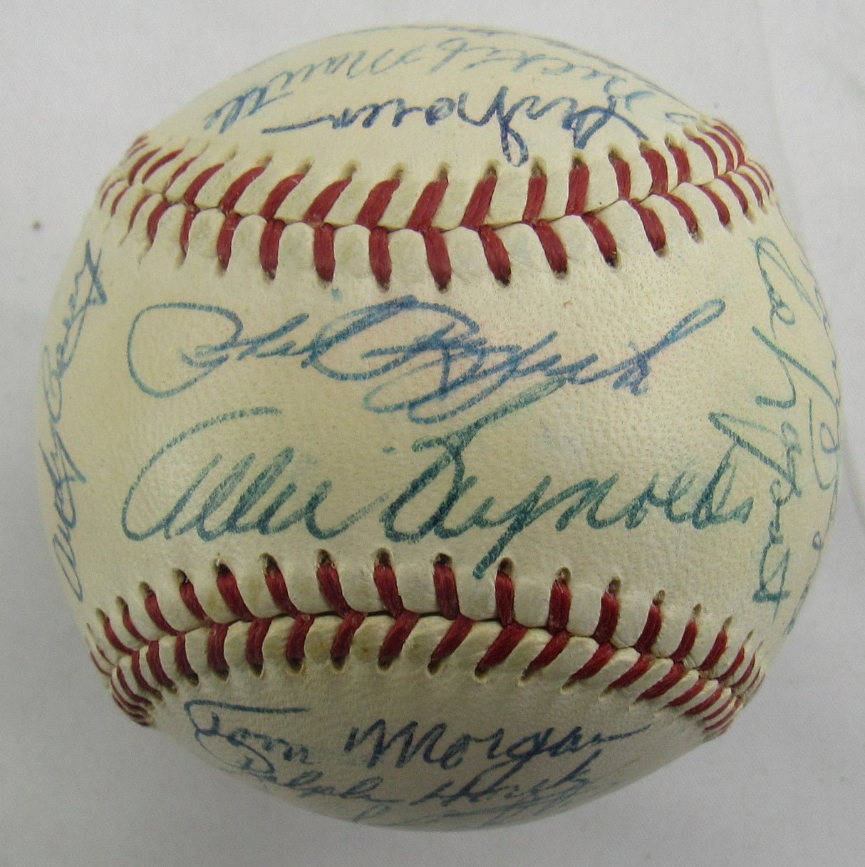 Mickey Mantle Yogi Berra Enos Slaughter +24 1954 Yankees Team Signed Auto Rawlings Baseball JSA LOA ZZ82761