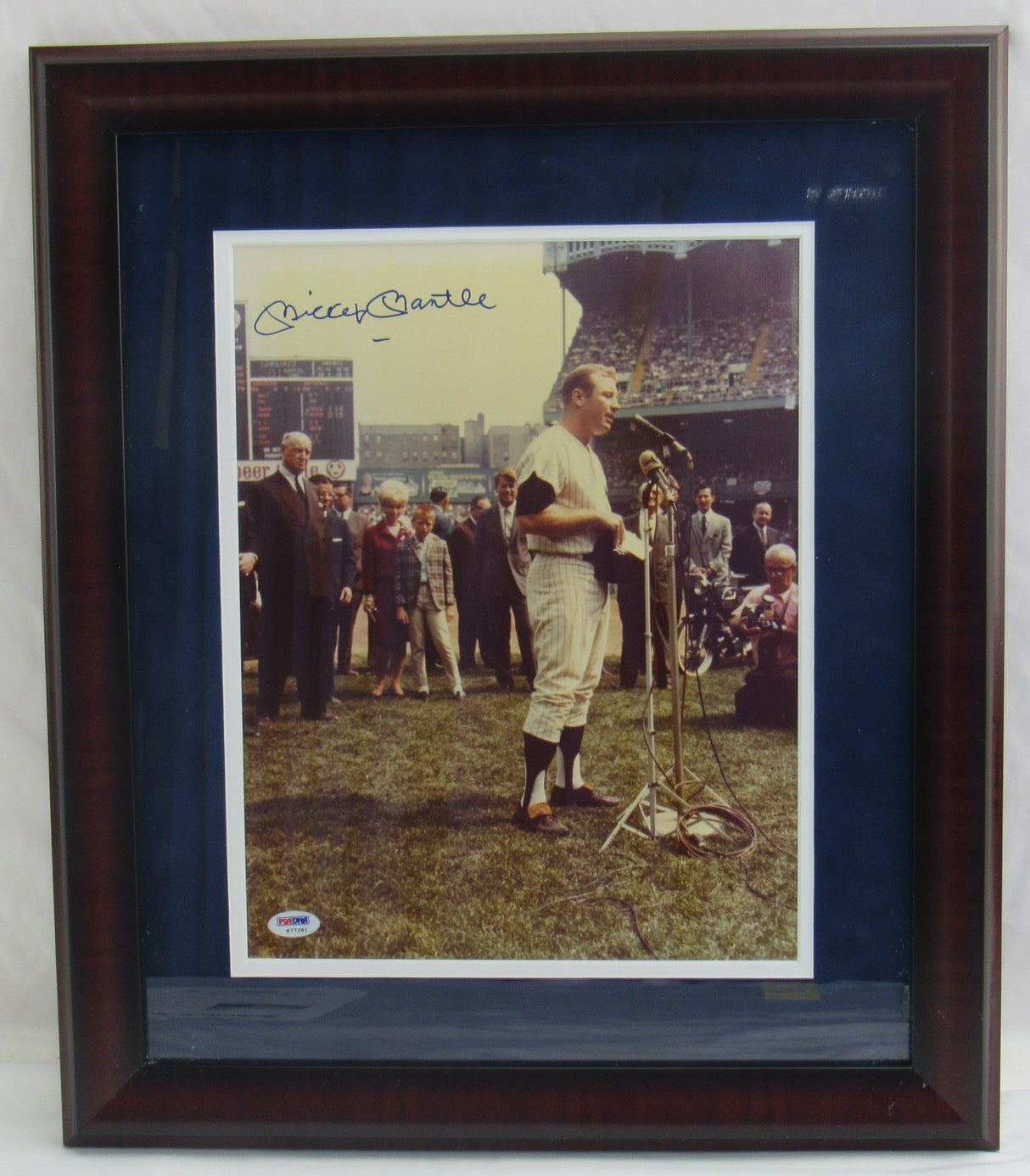 Mickey Mantle Signed Framed Photo PSA/DNA LOA K77281