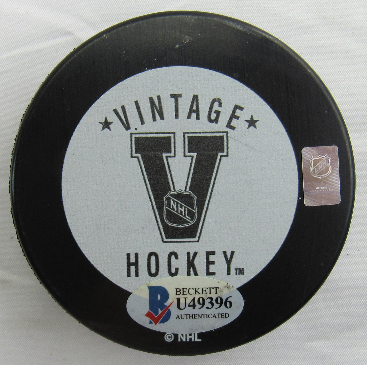 Bobby Hull Signed Auto Autograph Jets Logo Hockey Puck w/ Insc Beckett U49396