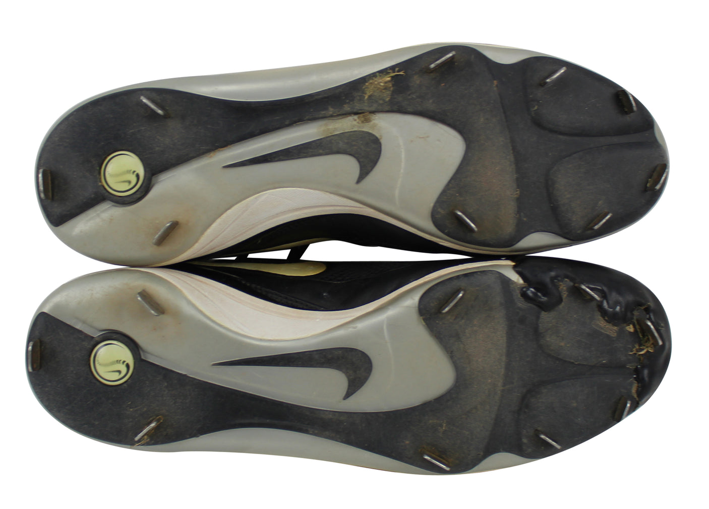 Giants Dan Runzler Authentic Signed Game Used Nike Cleats Autographed BAS