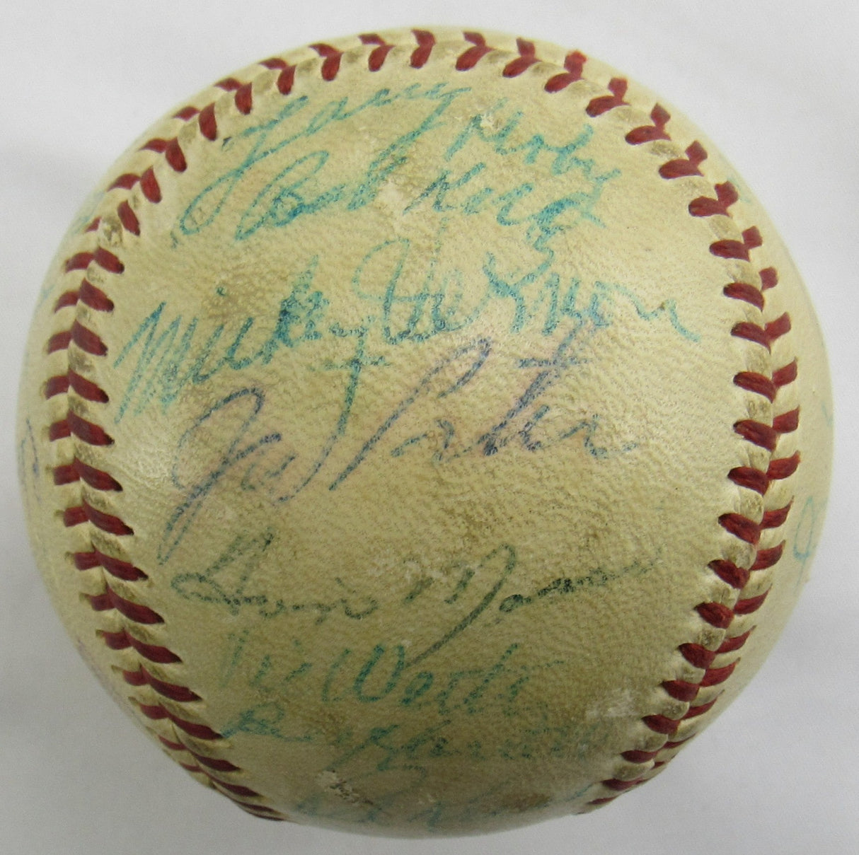 Roger Maris RC Larry Doby Minnie Minoso Hoyt Wilhelm +25 1958 Indians Team Signed Auto Baseball PSA/DNA LOA V04730