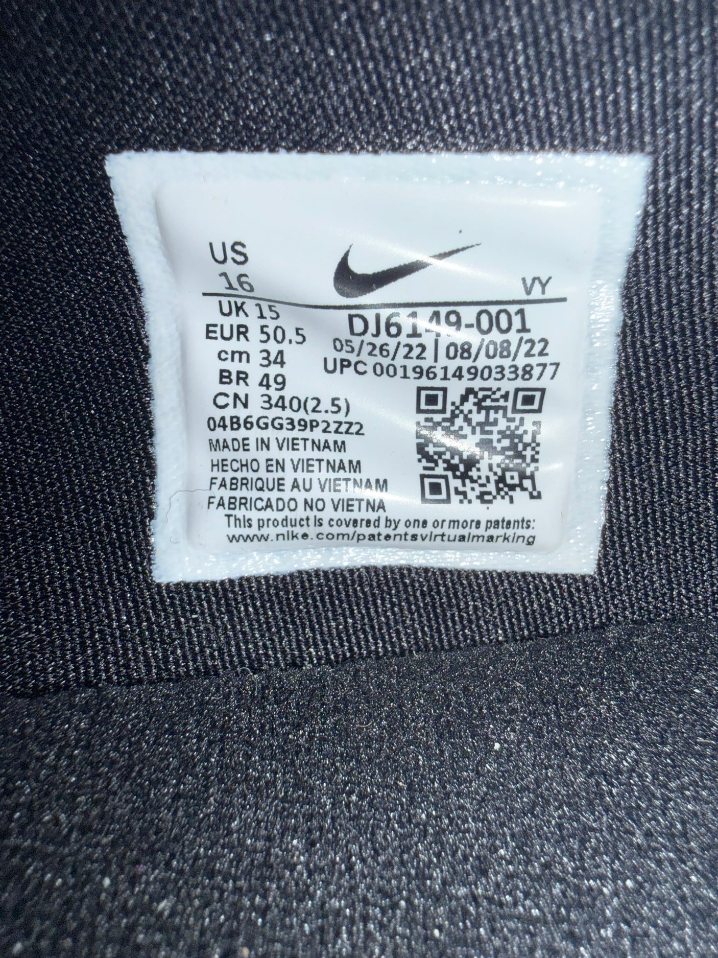 Giannis Antetokounmpo Autographed Black, Grey & White Nike Zoom Freak 4 Shoes Milwaukee Bucks Size 16 (No Box) Beckett BAS Witness Stock #252766