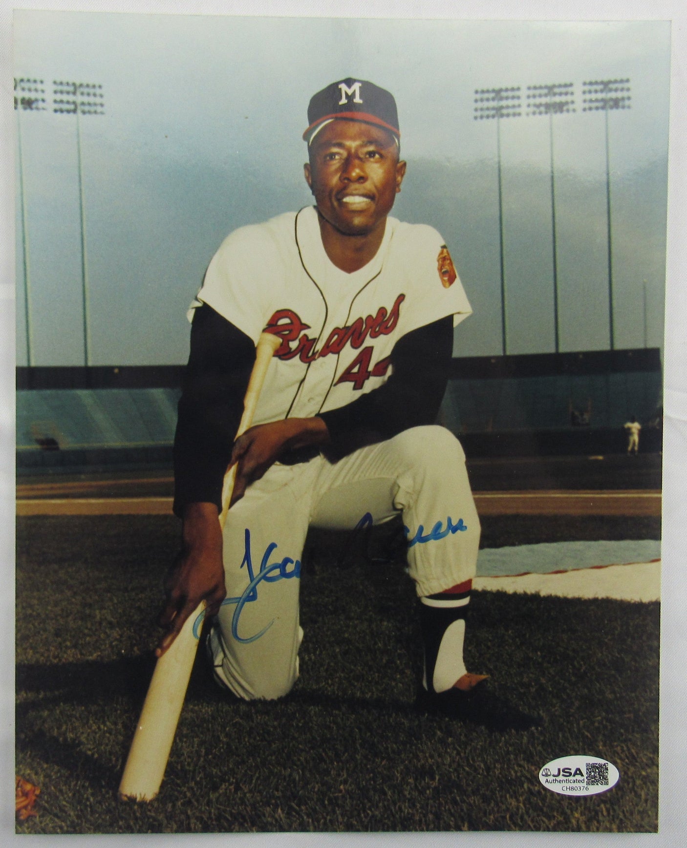 Hank Aaron Signed Auto 8x10 Photo JSA CH80376
