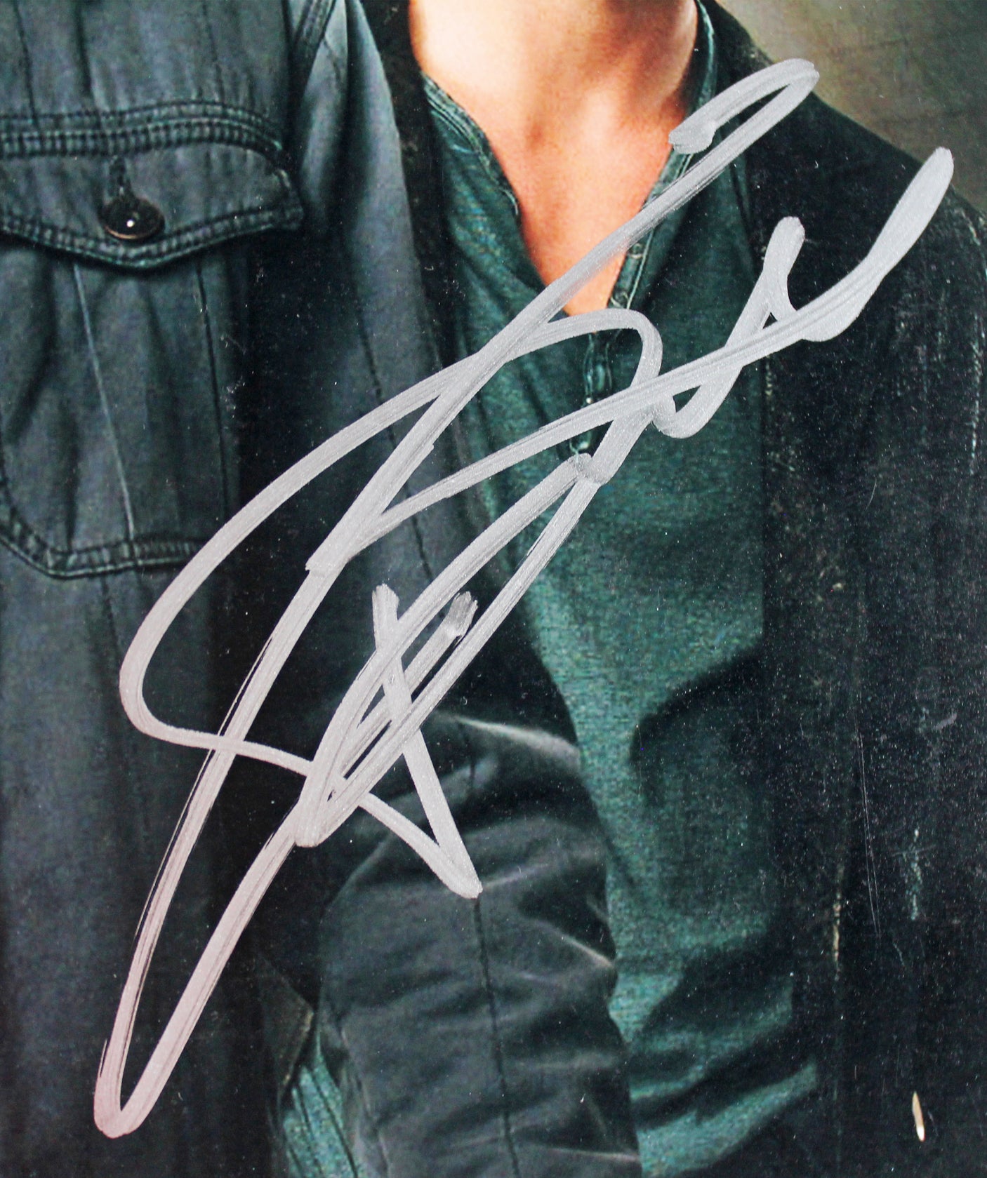 Tomorrow People (3) Amell, List, Yoo & Mitchell Signed 11x14 Photo BAS #AD64140