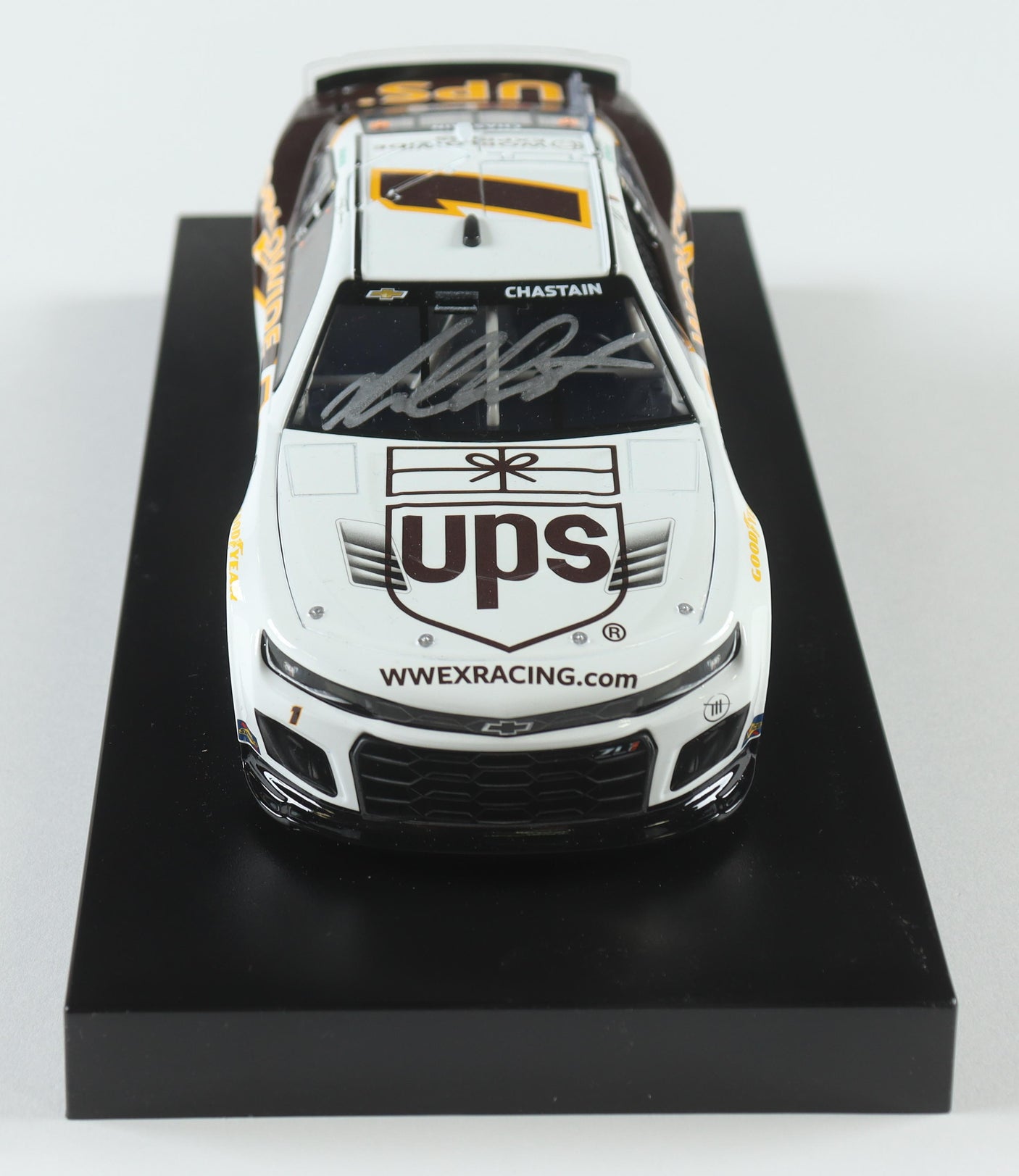 Ross Chastain Autographed 2023 UPS/Worldwide Express Throwback 1:24 Diecast Car - Limited Edition