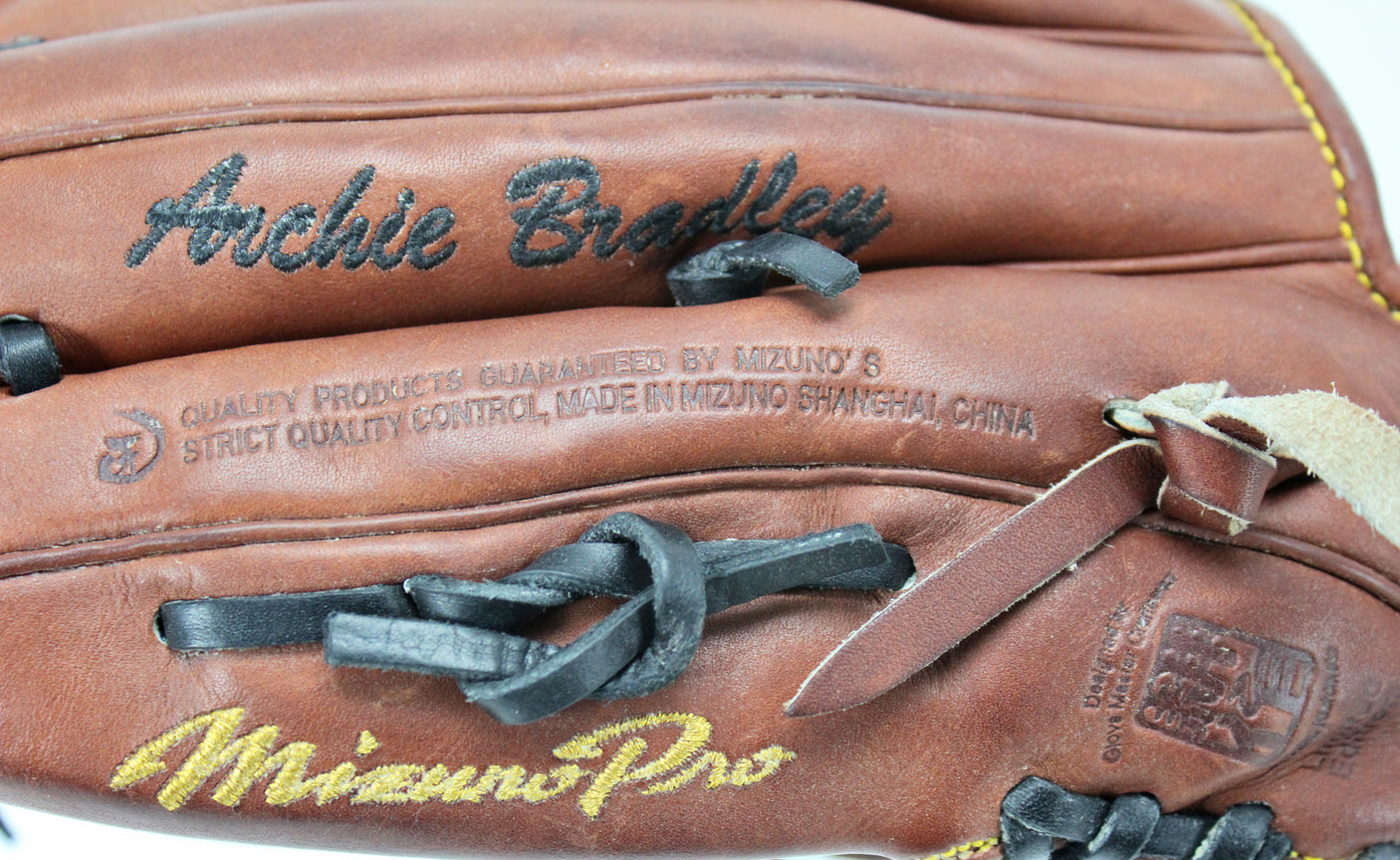 D-Backs Archie Bradley Authentic Signed Game Used Mizuno Pro Glove BAS #G52252