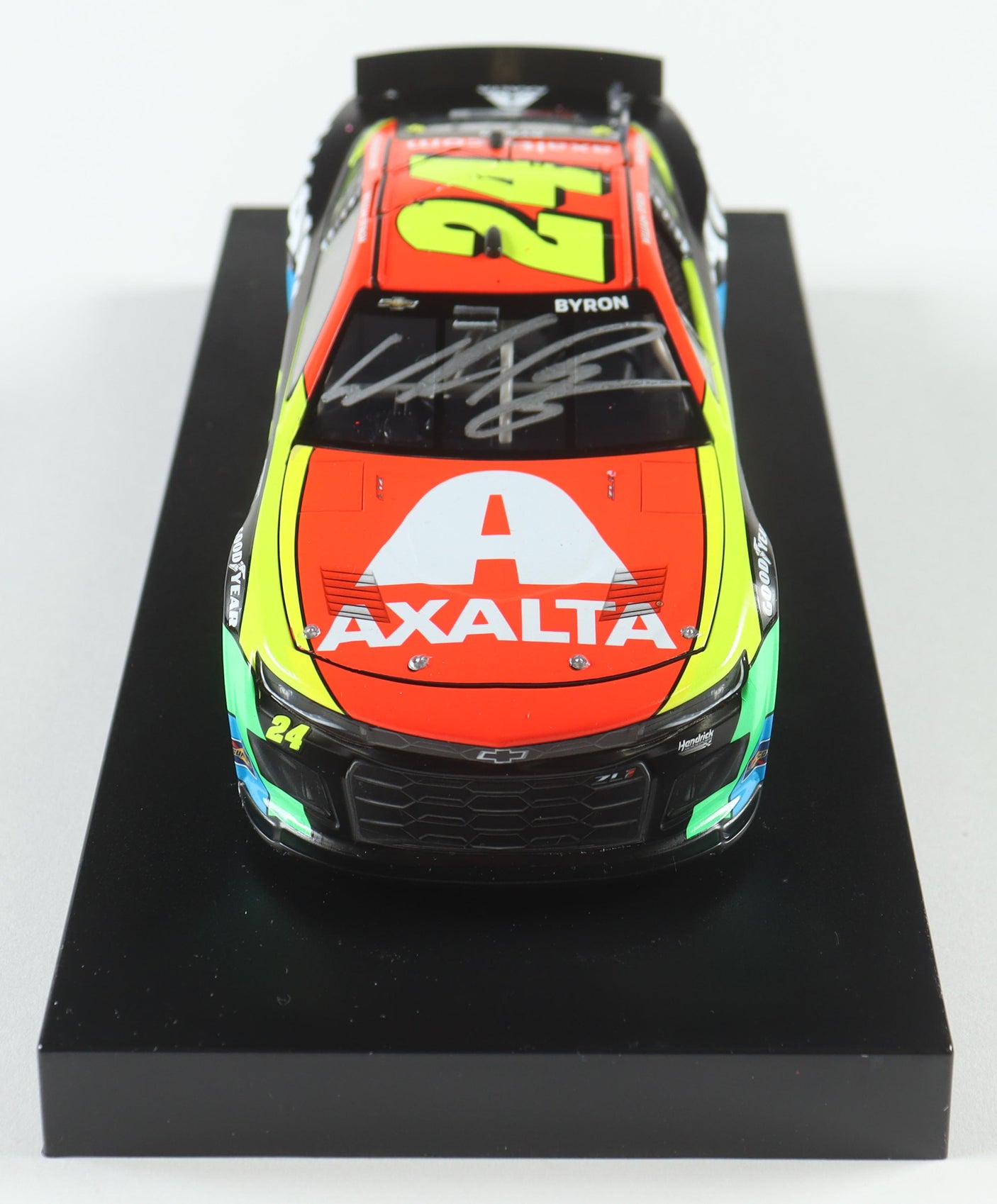 William Byron Signed Axalta NASCAR 2022 1:24 Diecast Car – Limited Edition