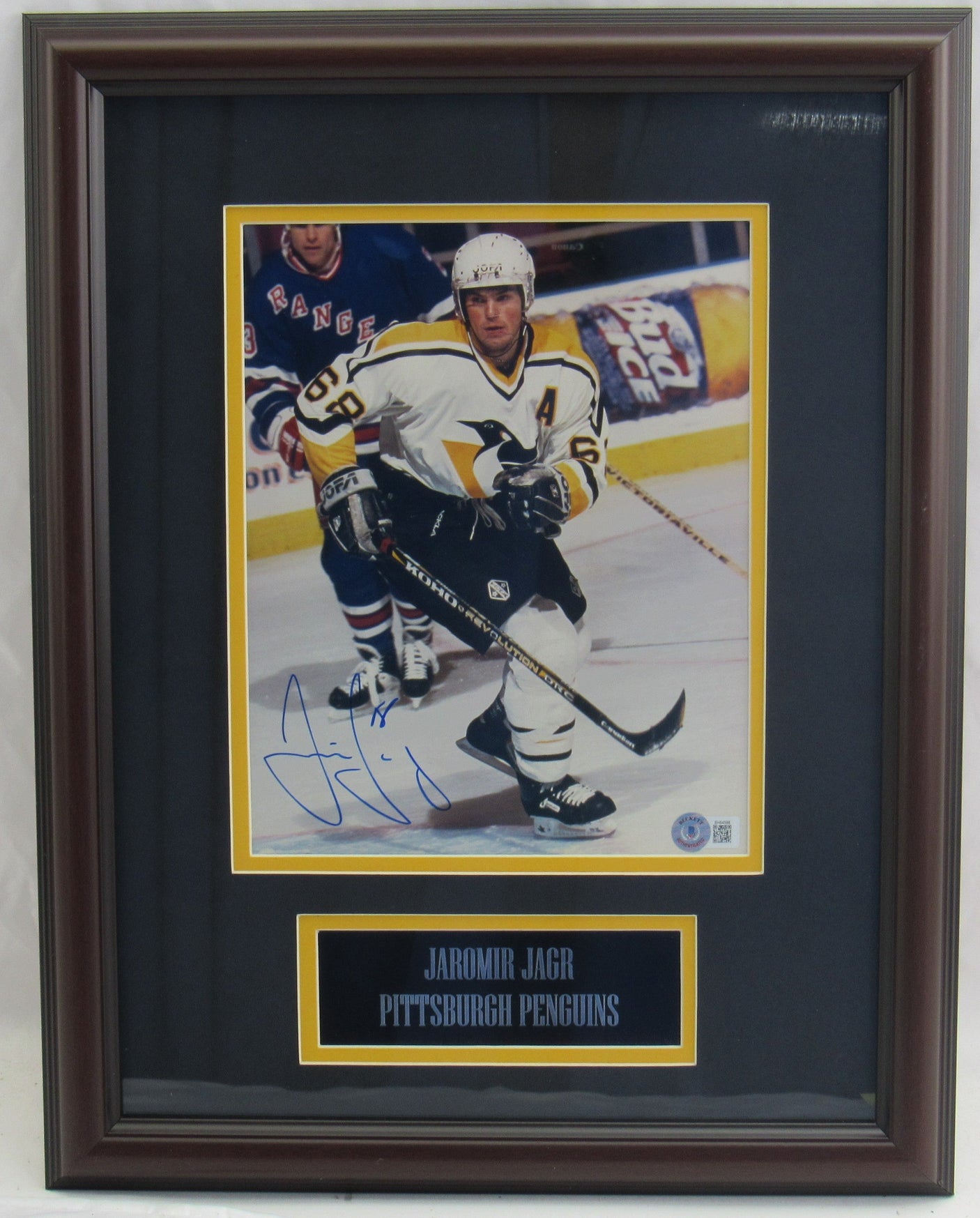 Jaromir Jagr Signed Framed 8x10 Photo Beckett Holo