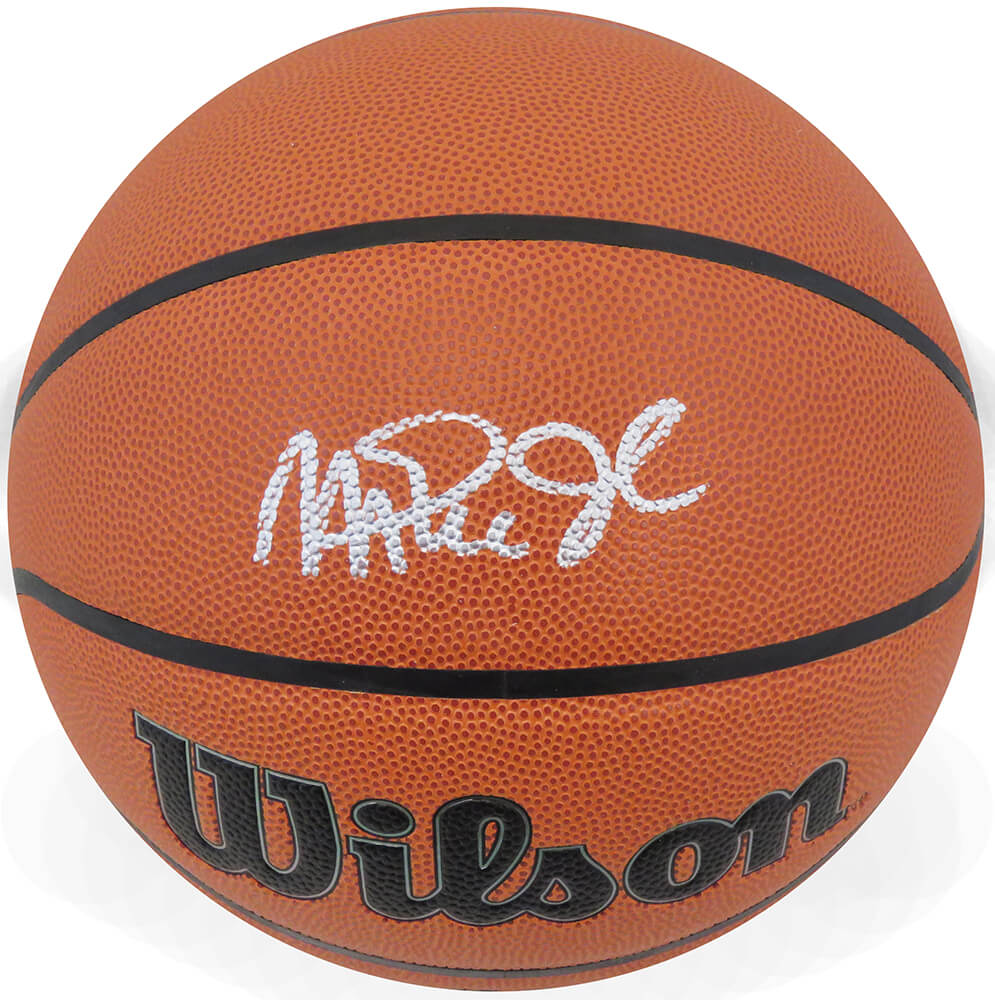 Magic Johnson Signed Wilson Indoor/Outdoor NBA Basketball - (Beckett)