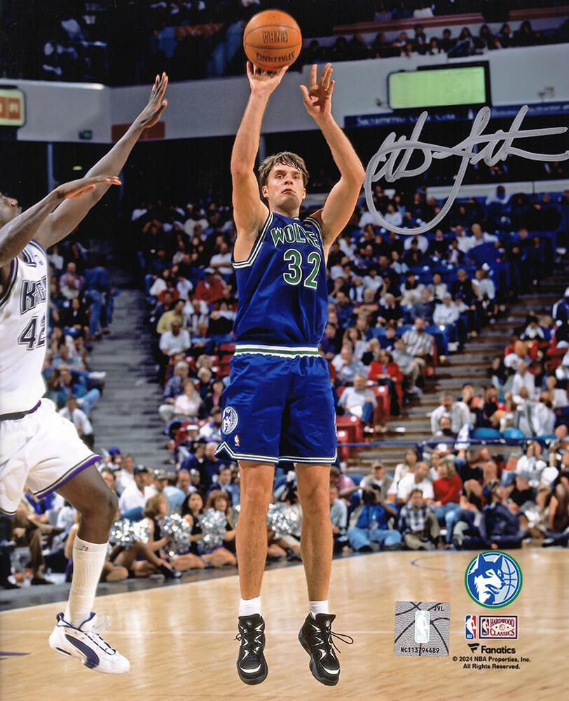 Christian Laettner signed Minnesota Timberwolves Blue Jersey Shooting 8x10 Photo