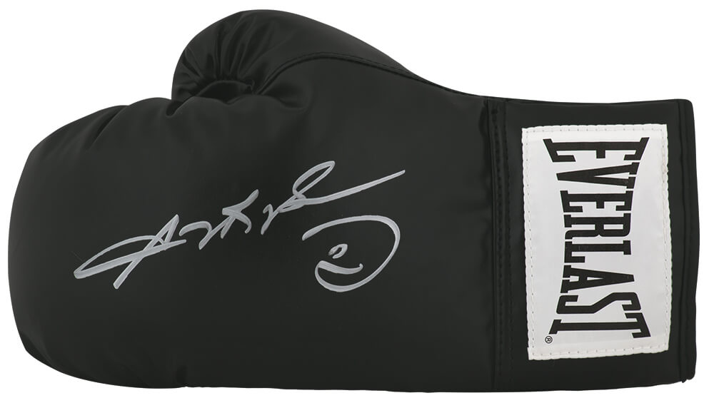 Sugar Ray Leonard Signed Everlast Black Boxing Glove