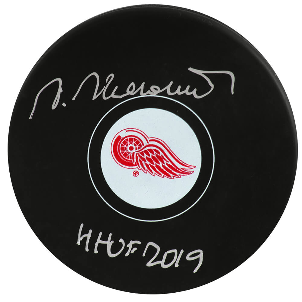 Vaclav Nedomansky Signed Detroit Red Wings Small Logo Hockey Puck w/HHOF'19