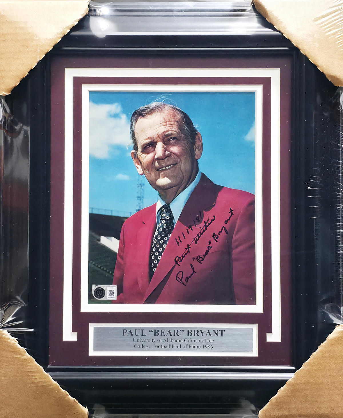 Paul "Bear" Bryant Autographed Framed 8x10 Photo Alabama Crimson Tide "Best Wishes" Beckett BAS #AG020311