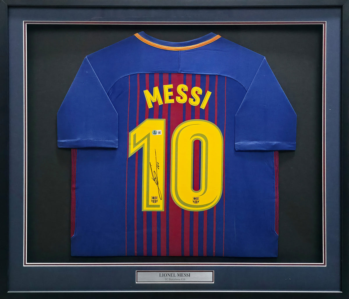 FC Barcelona Lionel Messi Autographed Framed Blue & Red Jersey Beckett BAS Witness #2W114085