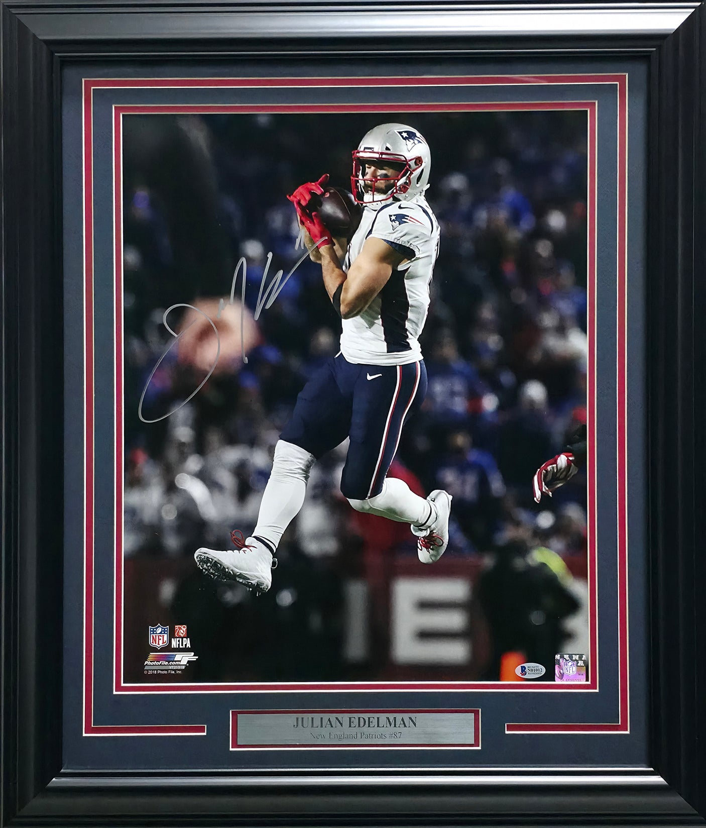 Julian Edelman Autographed Framed 16x20 Photo New England Patriots Beckett BAS #N01012