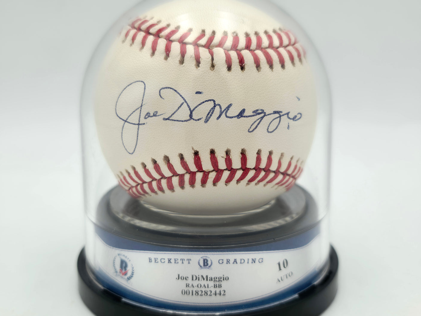 Joe Dimaggio Autographed Official AL Baseball New York Yankees Auto Grade Gem Mint 10 Beckett BAS #18282442