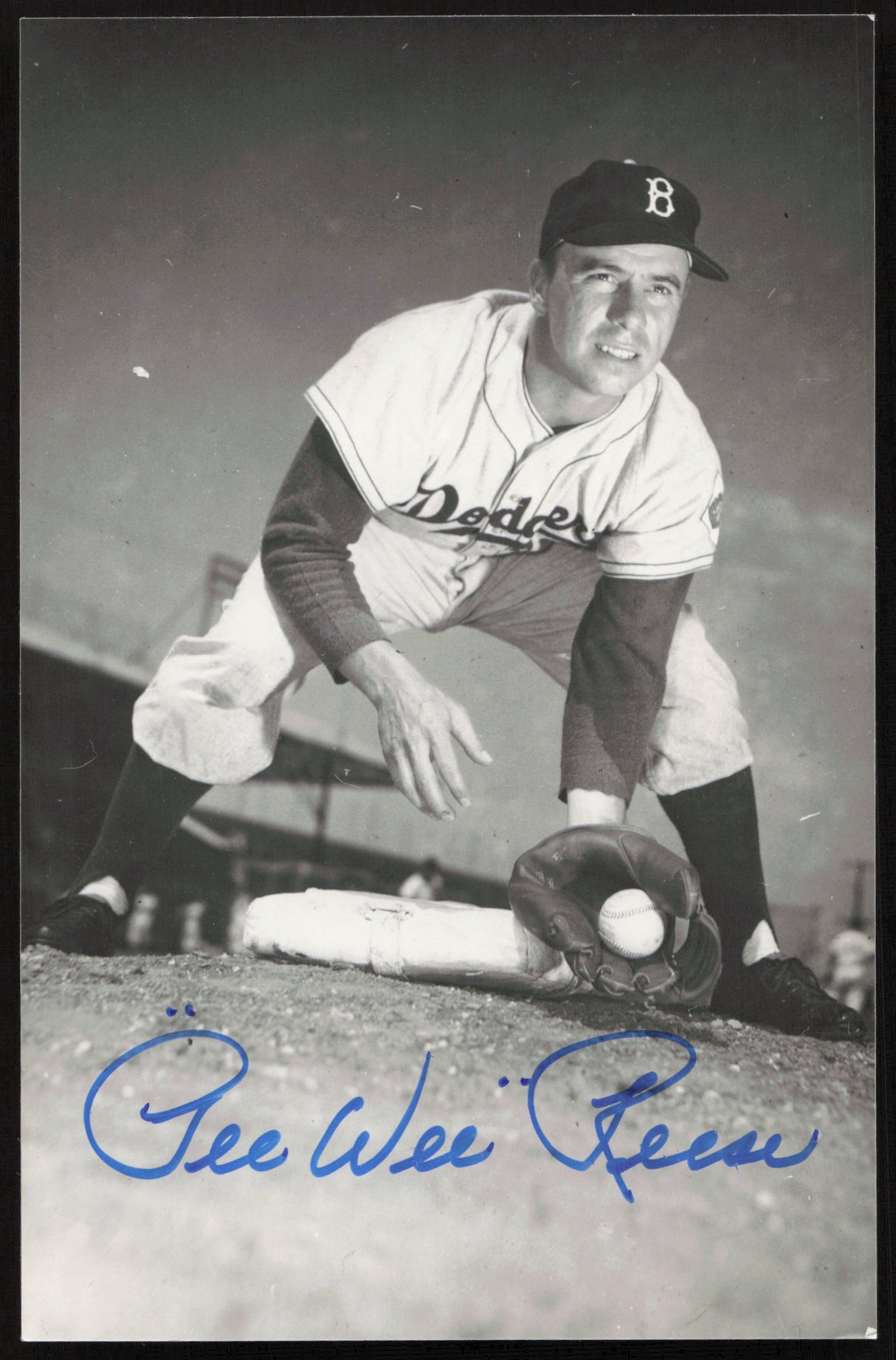 Pee Wee Reese Autographed 3.5x5.5 Postcard Brooklyn Dodgers SKU #260131