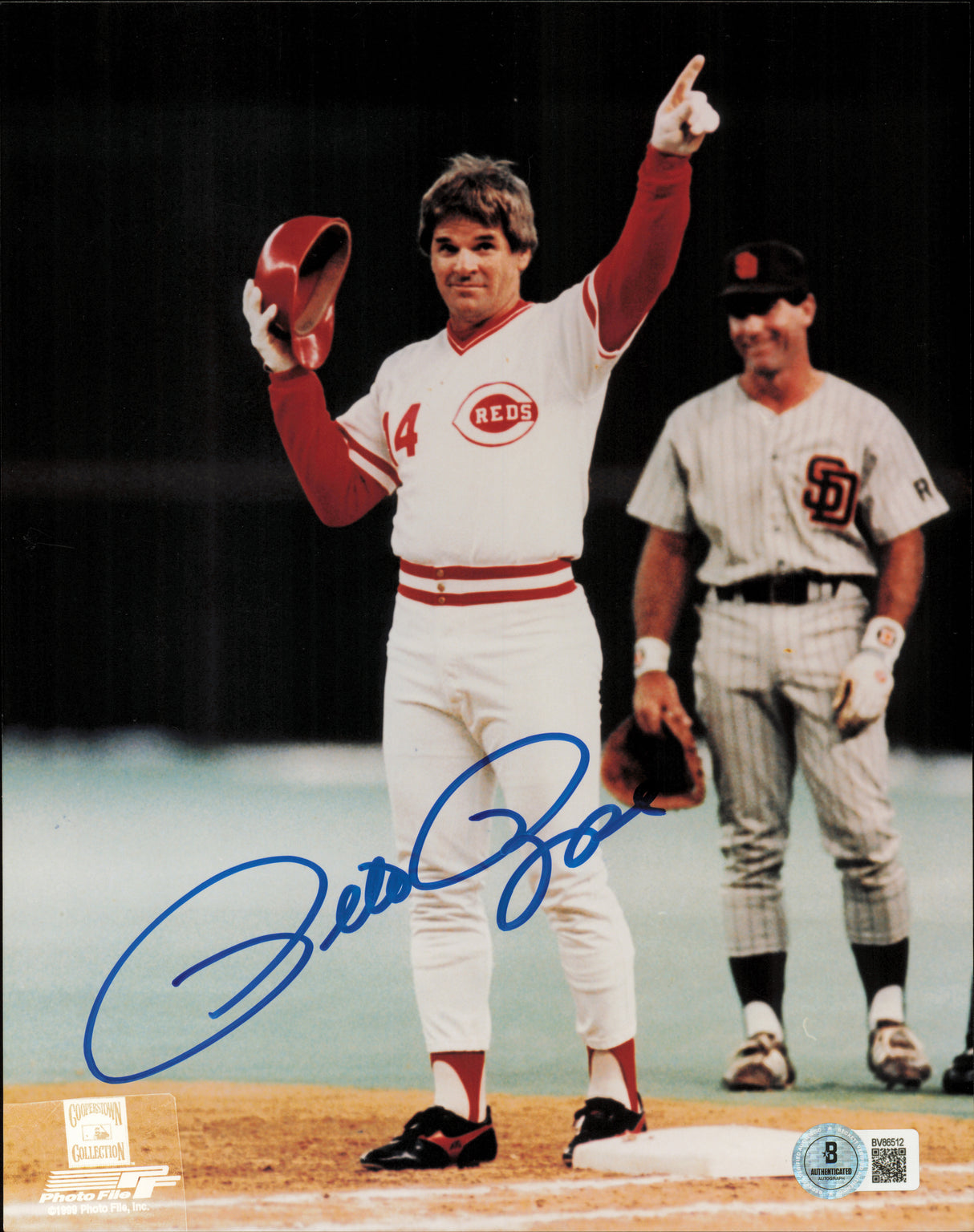 Pete Rose Autographed 8x10 Photo Cincinnati Reds Beckett BAS QR #BV86512