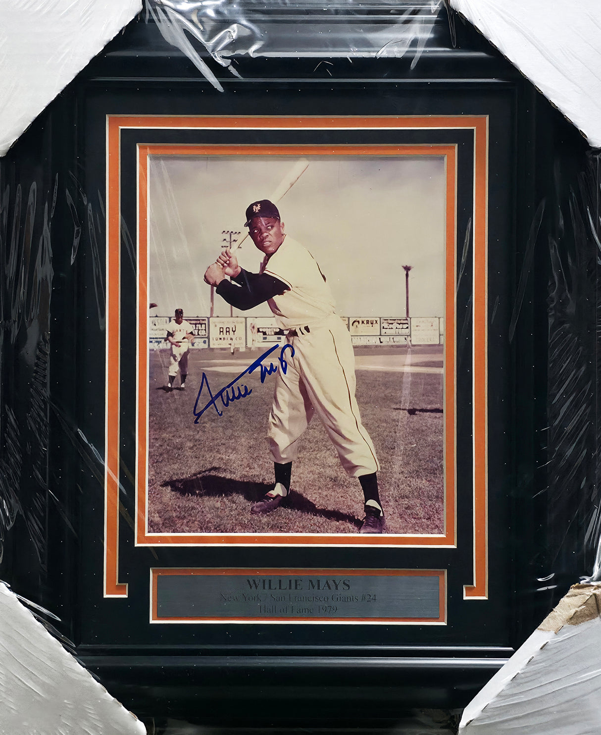 Willie Mays Autographed Framed 8x10 Photo New York Giants Beckett BAS #AE33035