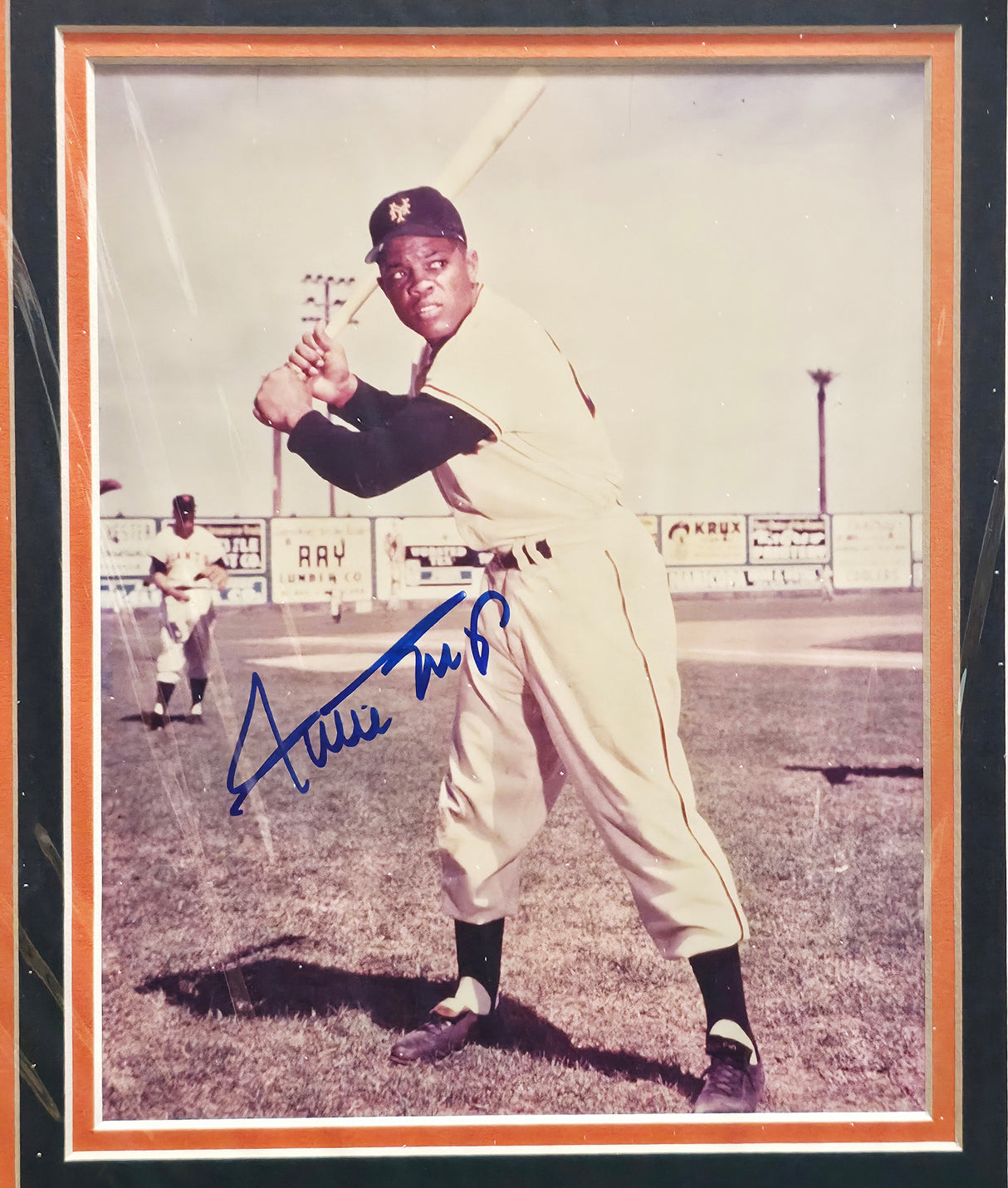 Willie Mays Autographed Framed 8x10 Photo New York Giants Beckett BAS #AE33035