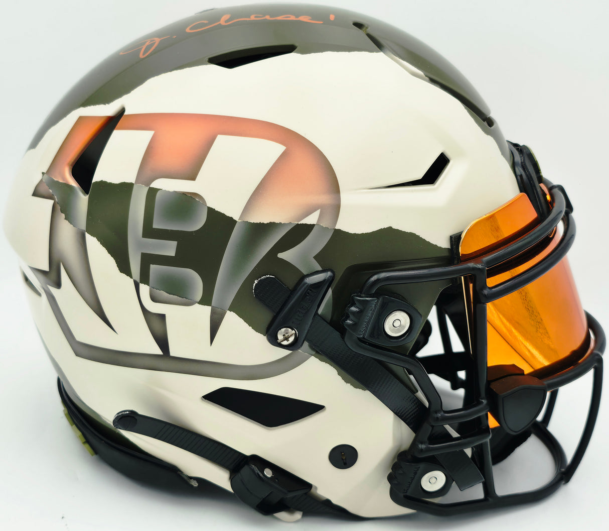 Ja'Marr Chase Autographed Cincinnati Bengals White Full Size SpeedFlex Authentic Helmet Beckett BAS Witness #2W485245