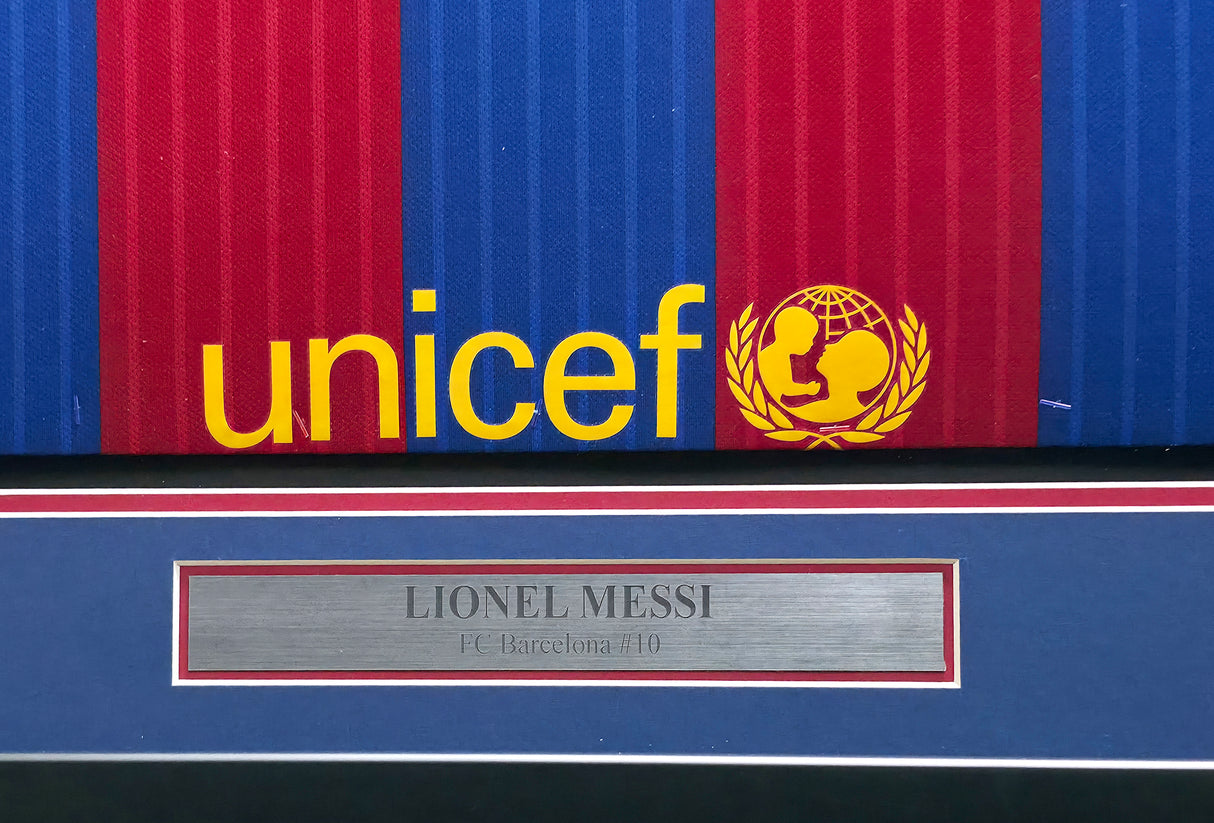 2016-17 FC Barcelona Lionel Messi Autographed Framed Red & Blue Nike Jersey Beckett BAS Witness #2W114358
