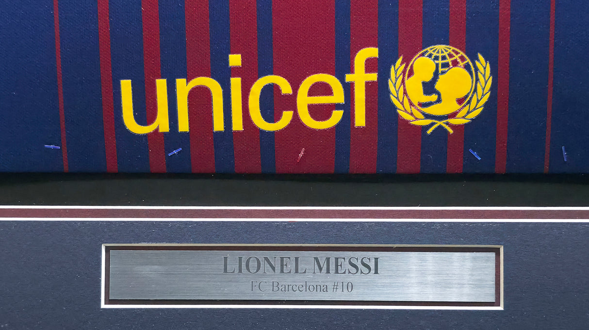 2018-19 FC Barcelona Lionel Messi Autographed Framed Red & Blue Nike Jersey Beckett BAS Witness #2W114075
