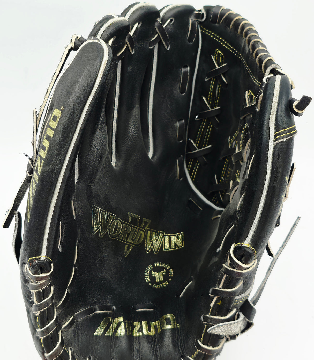 Bill Krueger Autographed Game Used Black Mizuno Fielding Glove Seattle Mariners "To Colin" SKU #267140