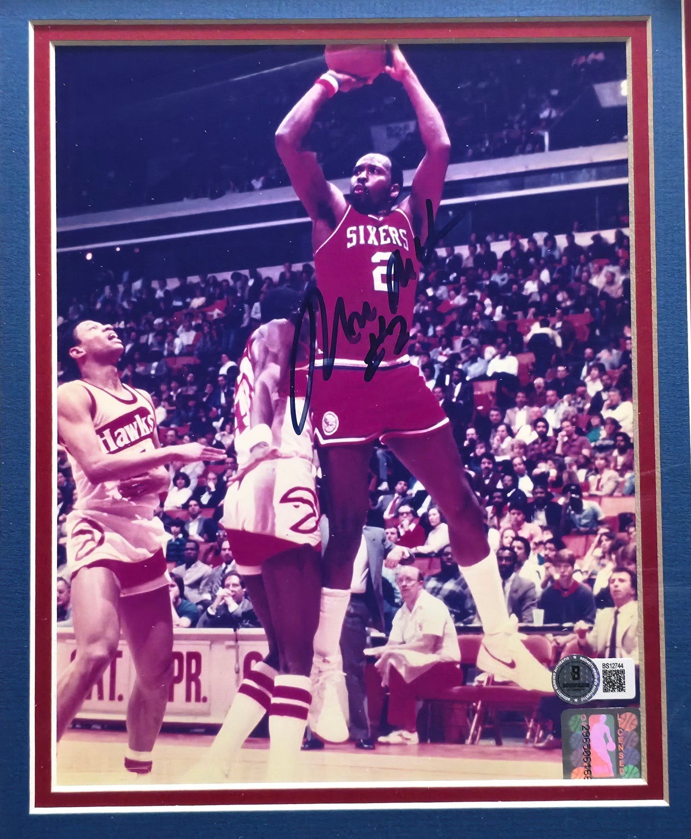 Moses Malone Autographed Framed 8x10 Photo Philadelphia 76ers Beckett BAS QR #BS12744
