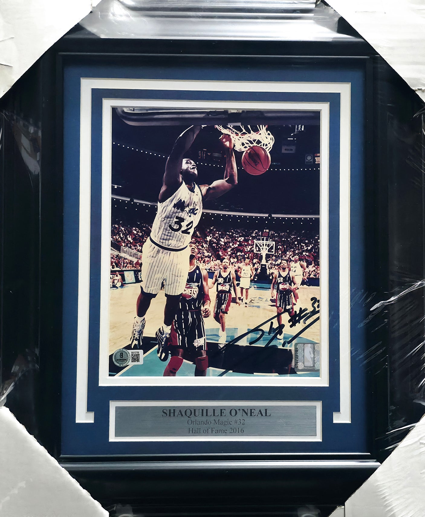 Shaquille "Shaq" O'Neal Autographed Framed 8x10 Photo Orlando Magic Beckett BAS QR #BS12756