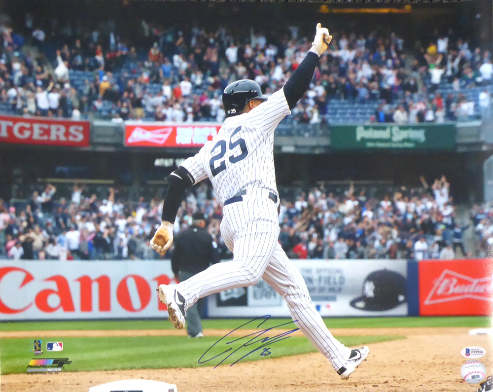 Gleyber Torres Autographed 16x20 Photo New York Yankees Beckett BAS Stock #146454