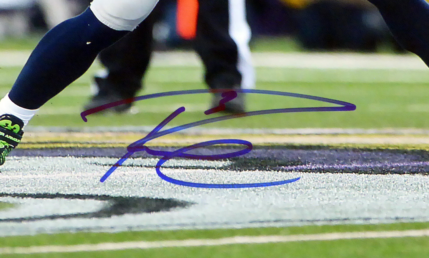 Russell Wilson Autographed 16x20 Photo Seattle Seahawks RW Holo Stock #105128