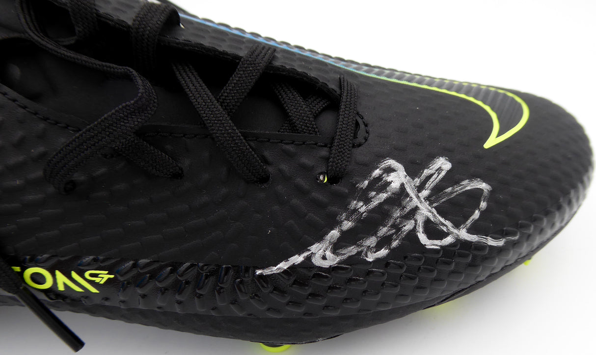 Mason Mount Autographed Black Nike Phantom Cleat Shoe Chelsea F.C. Size 9.5 (Light Auto) Beckett BAS #K06360