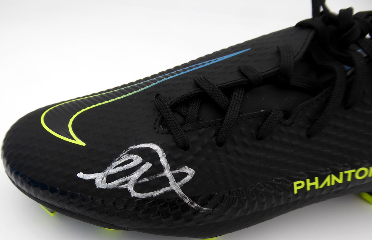 Mason Mount Autographed Black Nike Phantom Cleat Shoe Chelsea F.C. Size 9 Beckett BAS #K06361