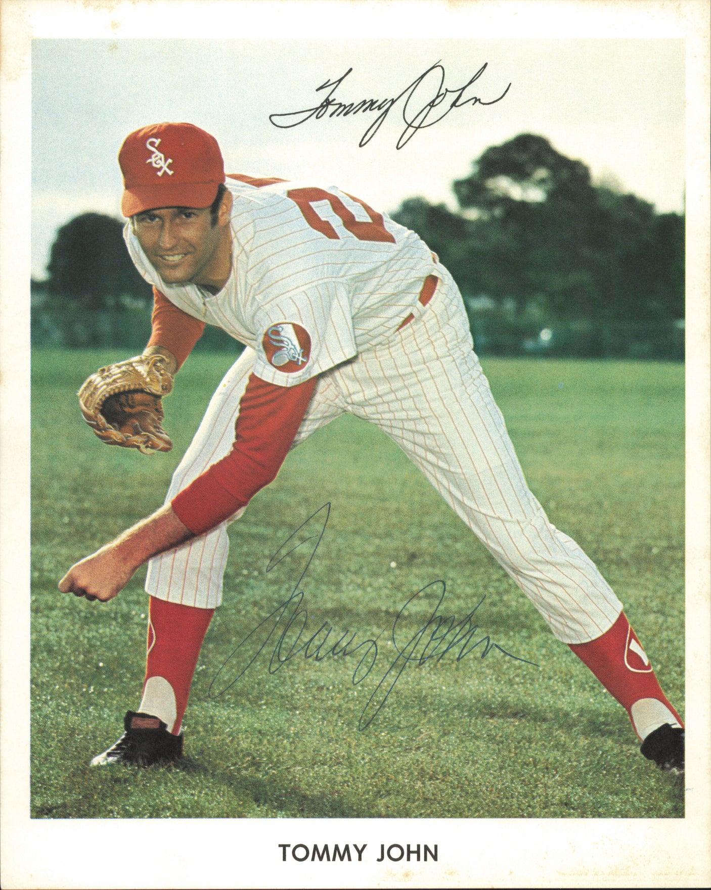 Chicago White Sox Autographed 17 Count Lot of 8x10 Team Issued Photos SKU #236199