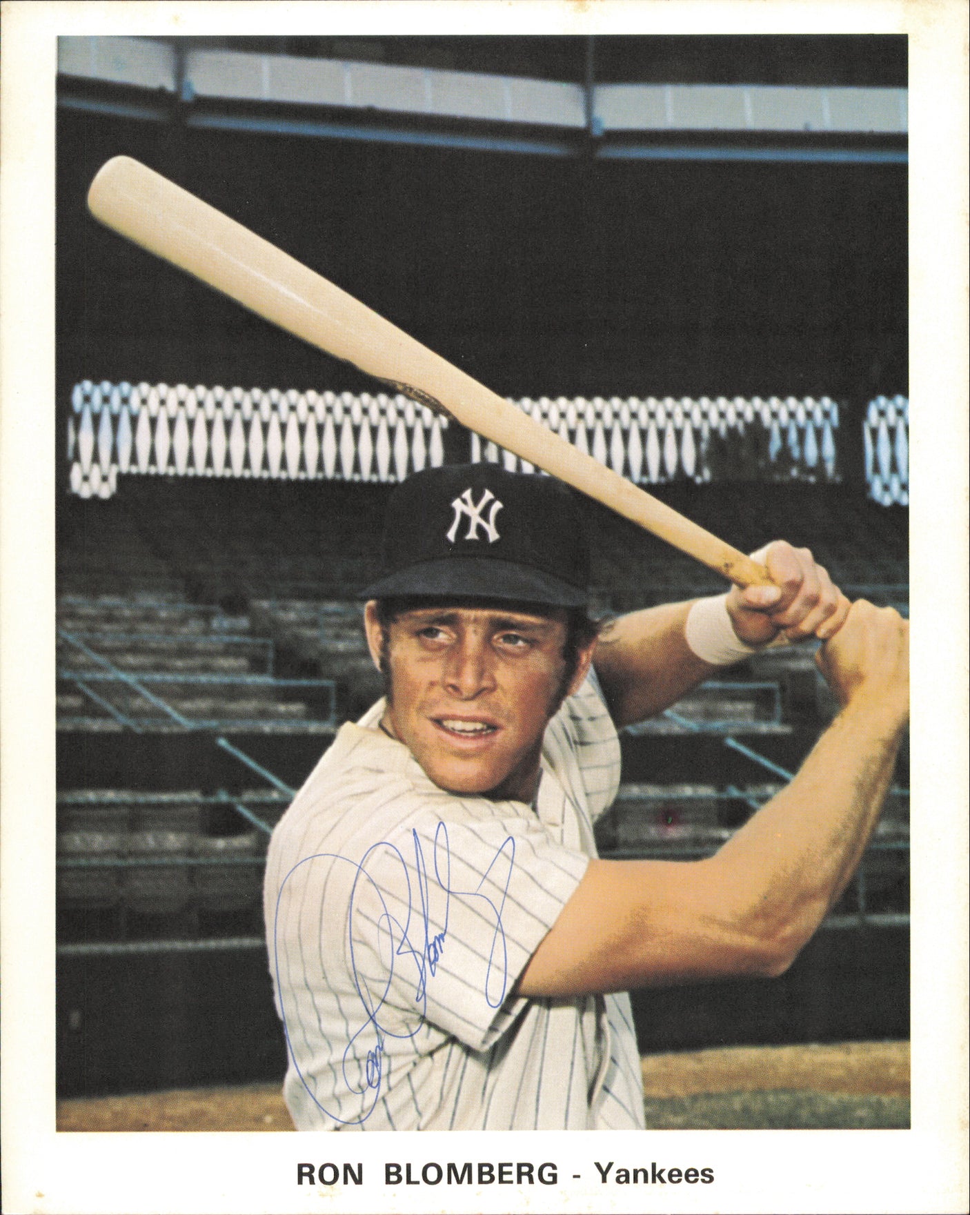 New York Yankees Autographed 6 Count Lot of 7x9 Team Issued Photos With Graig Nettles & Lou Piniella SKU #236203