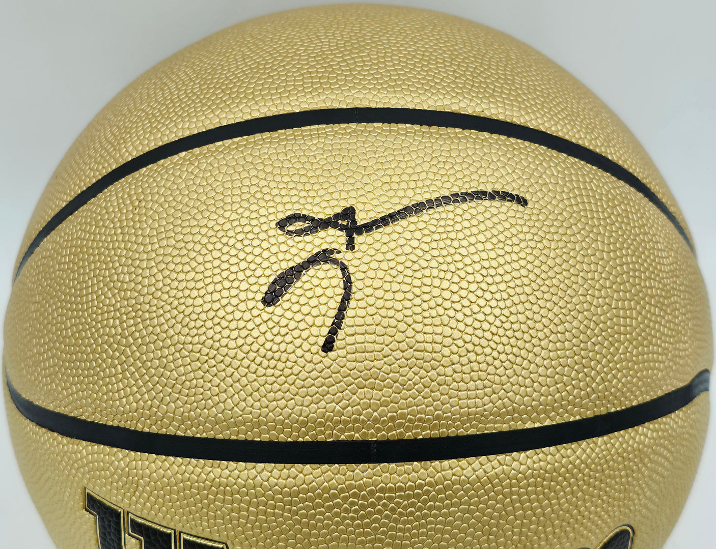 Allen Iverson Autographed Gold Edition Composite Leather Basketball Philadelphia 76ers Beckett BAS Witness Stock #253647